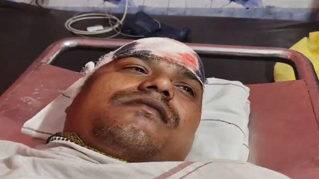 फौजी देव कुमार सिंह को मारी गई चाकू, अस्पताल में भर्ती