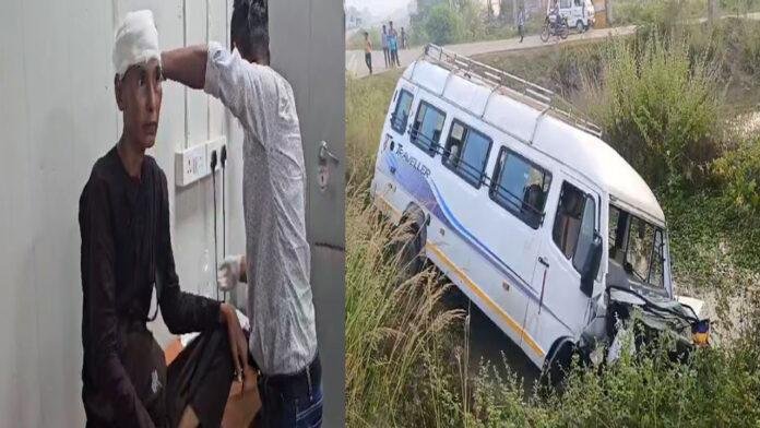 हाईवा ट्रक ने विदेशी पर्यटकों को ले जा रही मिनी बस को मारी टक्कर, कई यात्री घायल