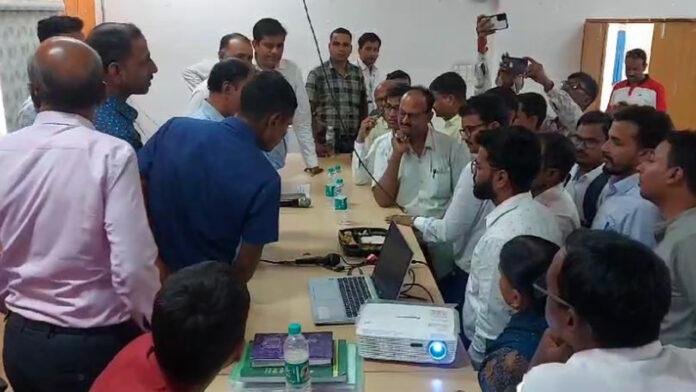 प्रशिक्षण कार्यक्रम के दौरान खाने में मिली छिपकली, लोगों ने नहीं खाया खाना