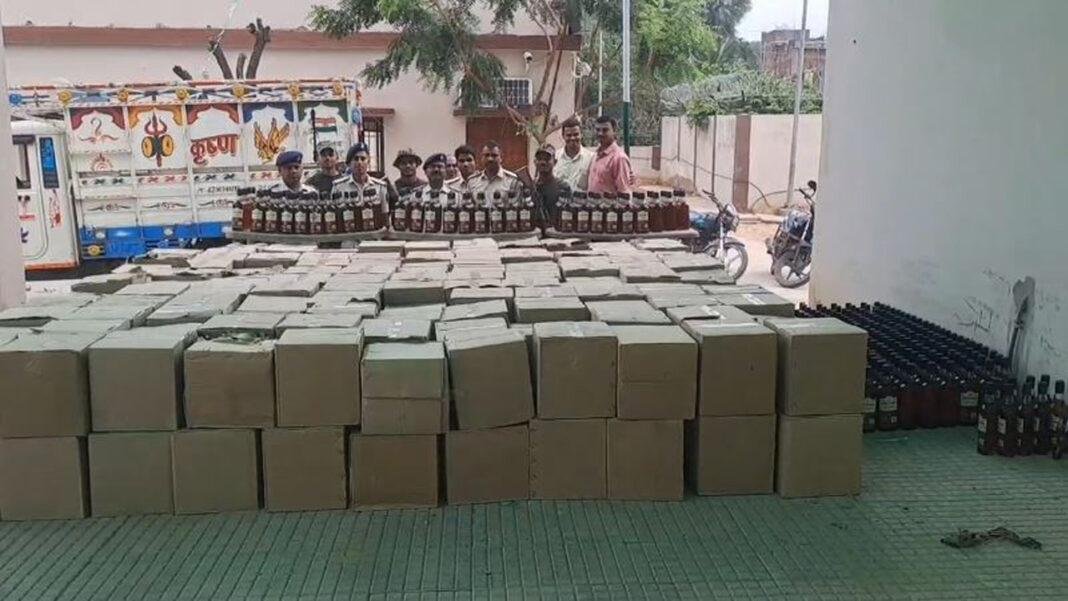 अवैध शराब के खिलाफ पुलिस की बड़ी कार्रवाई, भारी मात्रा में जब्त