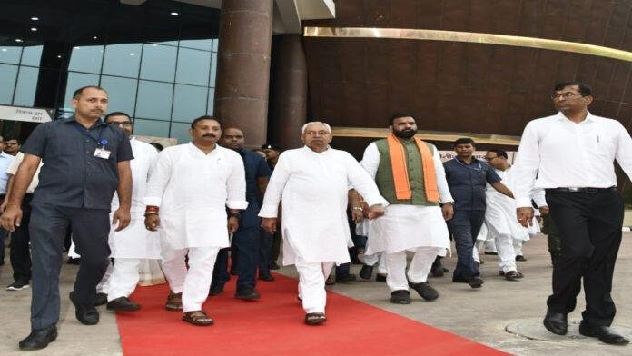 मुख्यमंत्री ने वायुसेना के पायलट व उनके सहयोगियों को बहादुरी के लिए कहा धन्यवाद