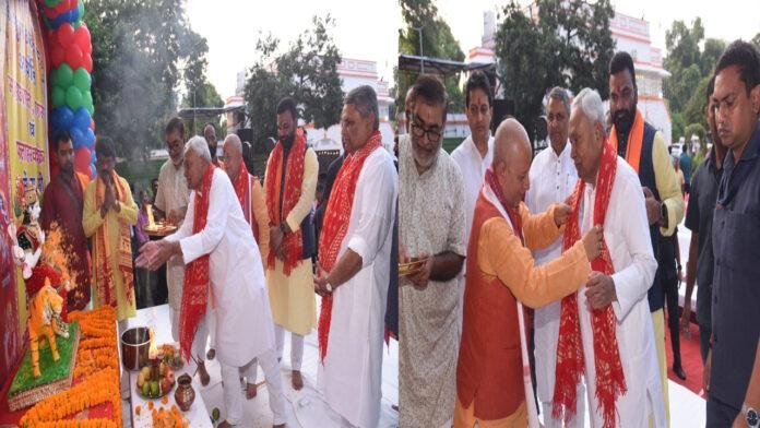 Nitish-Vijay CM नीतीश पहुंचे विजय सिन्हा के आवास, की मां दुर्गा की पूजा अर्चना