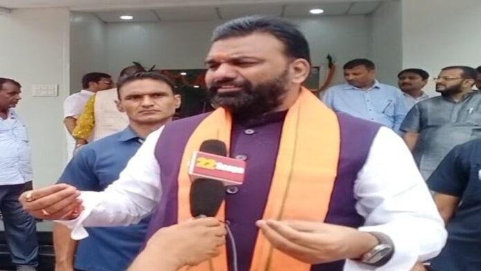 विजयादशमी के दिन नए घर में प्रवेश किए सम्राट, कहा- मेरे लिए सत्ता में रहना कोई मायने नहीं