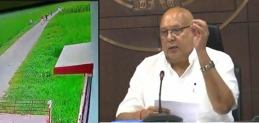 देवरिया में शुक्रवार को छात्राओं से छेड़छाड़ की घटना पर एक्शन मोड में यूपी के कृषि मंत्री सूर्य प्रताप शाही।