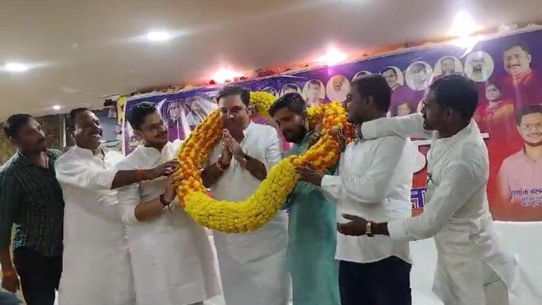 वेद प्रकाश पांडे ने NDA की बढ़ाई टेंशन, 8 में से 4 विधानसभा सीटों पर चुनाव लड़ने का किया ऐलान