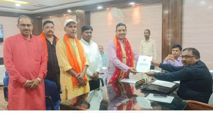 Bhawanathpur Assembly Seat : बीजेपी प्रत्याशी भानूप्रताप शाही ने किया नामांकन, भारी संख्या में कार्यकर्ता रहे मौजूद...