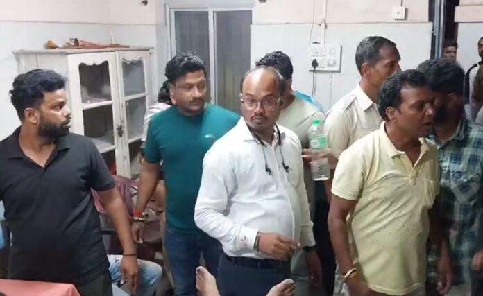 Lohardaga : रफ्तार का कहर, सड़क दुर्घटना में युवक की मौत, आधा दर्जन लोगों का हालत गंभीर...