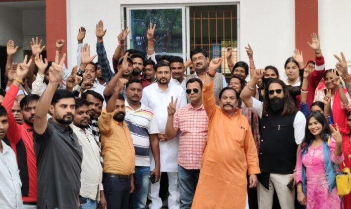Hazaribagh : युवा नेता हर्ष अजमेरा के समर्थकों ने किया बैठक, निर्दलीय चुनावी मैदान में उतरने का किया आग्रह...