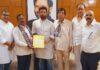Chatra Assembly Seat : चतरा से जनार्दन पासवान होंगे लोजपा उम्मीदवार, चिराग पासवान ने सौंपा सिंबल...