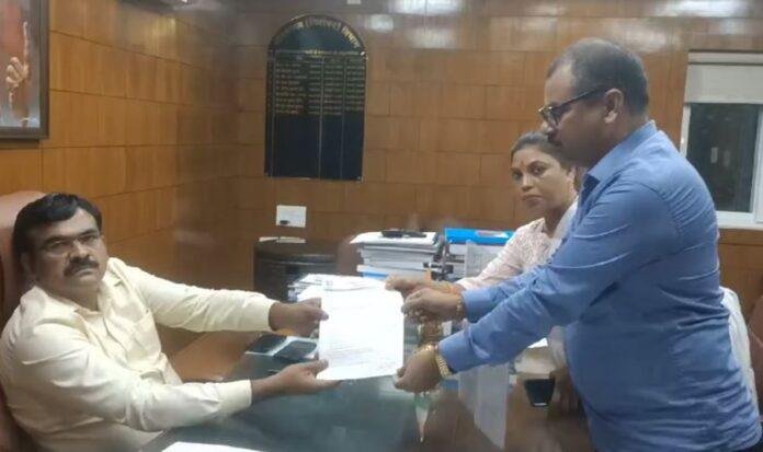 कहगहब-min Ranchi : इरफान अंसारी के खिलाफ चुनाव आयोग पहुंची बीजेपी, राज्य बदर सहित कर दी ये मांग...