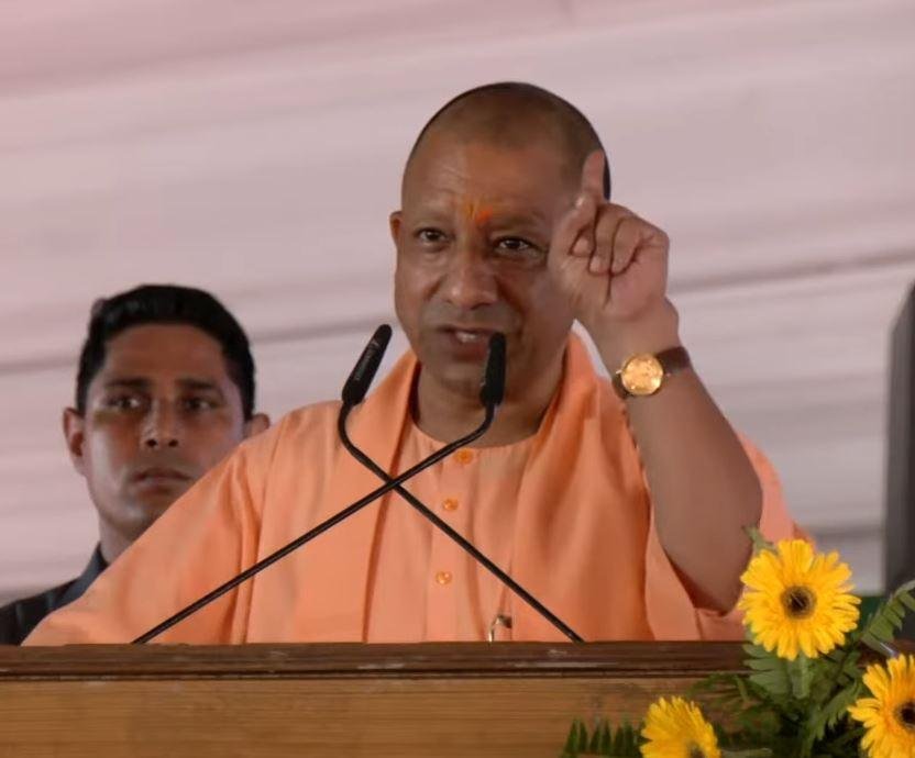 देश का दुश्मन हमारा मित्र कभी नहीं हो सकता, CM Yogi ने दिलाया दीपावली का संकल्प गोरखपुर में CM Yogi वनटांगिया के कार्यक्रम में।