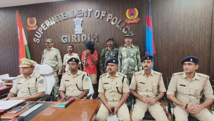 Giridih : अपनी ही मां, भाई और भाभी की हत्या करने वाला दरिंदा धराया, जिंदा गोली बरामद...