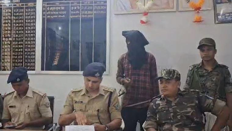 Gumla : मामूली विवाद में पत्थर से कूचकर कर दी हत्या, आरोपी गिरफ्तार...