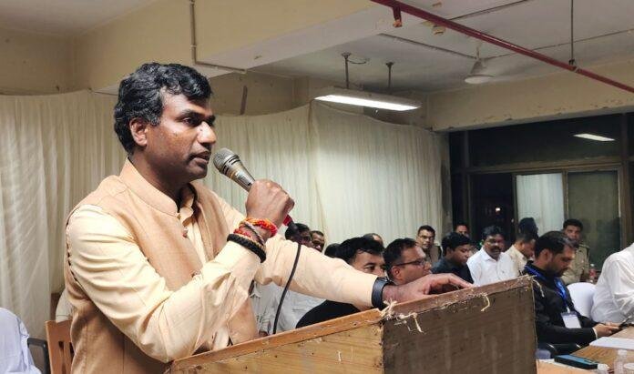 Ranchi : असामाजिक तत्वों से निपटने के लिए जीरो टॉलरेंस अपनायेगा प्रशासन-रांची डीसी