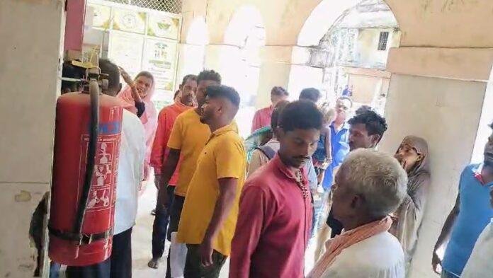 पग-min Lohardaga में तेज रफ्तार का कहर, ट्रैक्टर की चपेट में मामा-भांजा, दो की हालत गंभीर...
