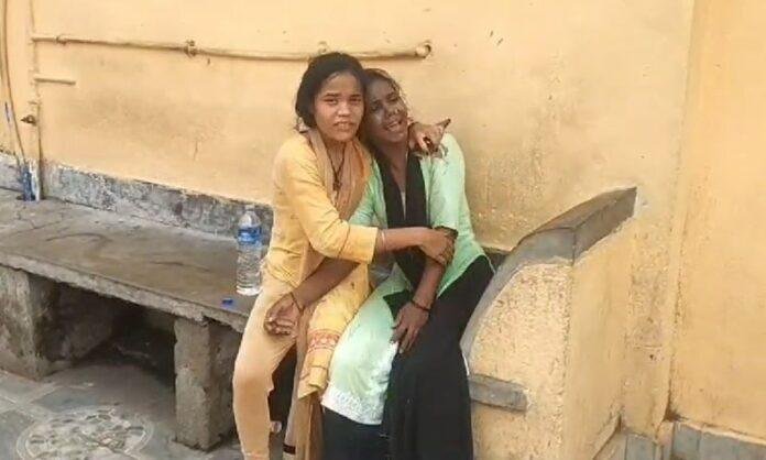 Dhanbad : नगर निगम वाहन ने बच्ची को कुचला, मौत, ग्रामीणों ने घेर लिया थाना...