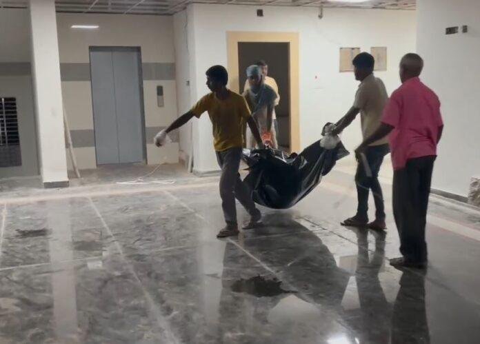 Giridih : अर्धनिर्मित हॉस्पीटल के टॉयलेट टैंक से युवक का शव मिलने से मची सनसनी...