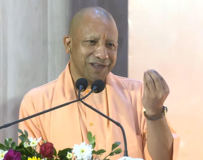 बुधवार को लखनऊ के कार्यक्रम में सीएम योगी आदित्यनाथ। 
