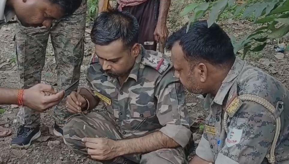 Dhanbad Breaking : फ्लिपकार्ट एजेंट गोलीकांड मामले में दो अपराधी गिरफ्तार, खोखा बरामद... 2 22Scope News रूह min 22Scope News
