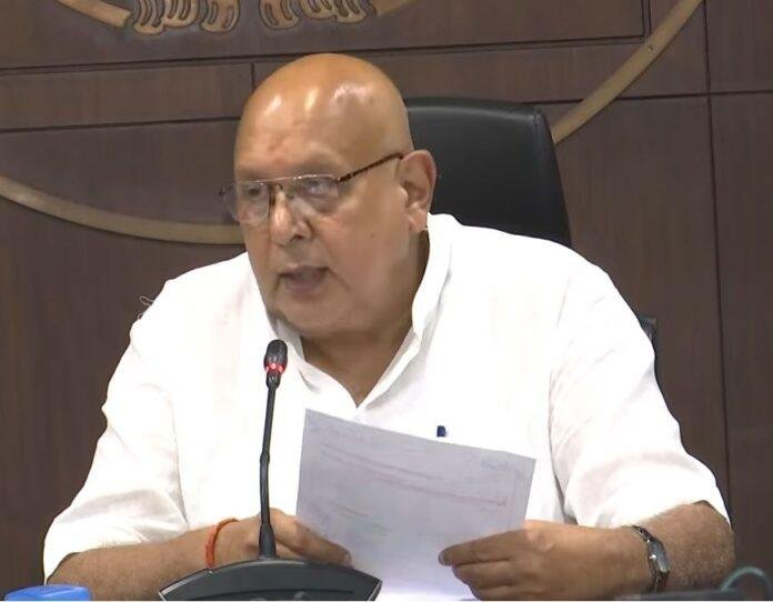 शुक्रवार को लखनऊ में मीडिया से मुखातिब यूपी के कृषि मंत्री सूर्य प्रताप शाही