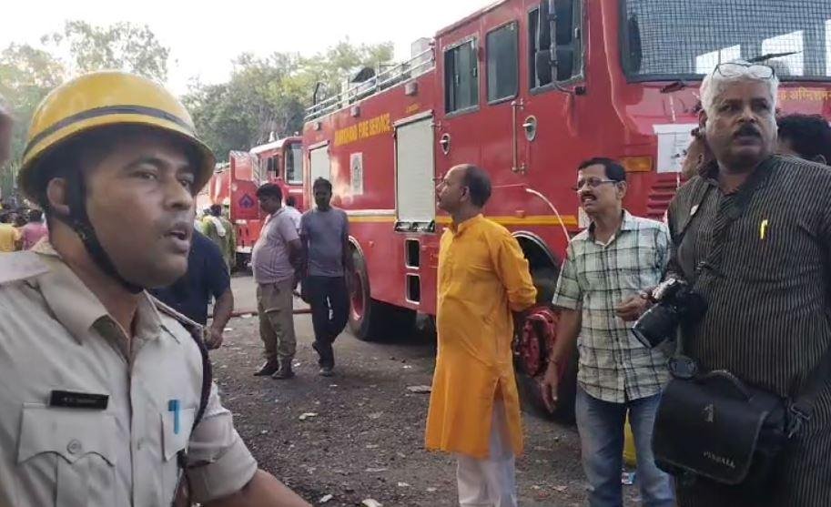 Bokaro Breaking : मौके पर कई दमकल की गाड़ियां पहुंची है