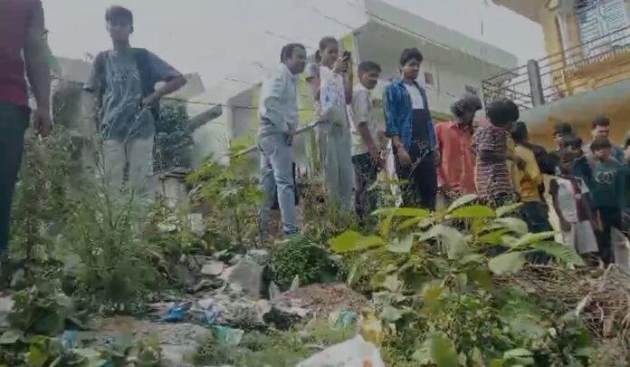 ुपीूबू Ranchi Breaking : इस इलाके में कचरे के ढेर में नवजात शिशू का शव मिलने से मची सनसनी, जांच में जुटी पुलिस...