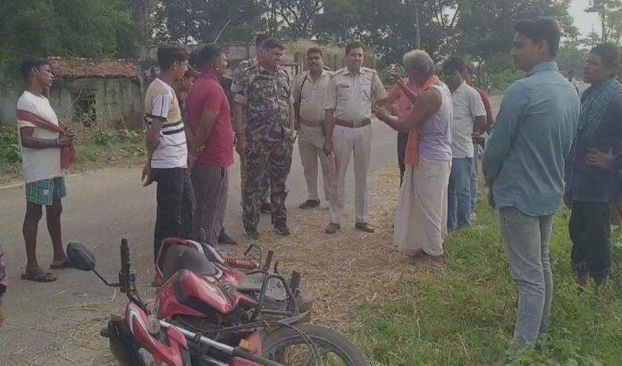 Deoghar : दिनदहाड़े नकाबपोश अपराधियों ने रिवाल्वर सटाकर लूट लिए इतने रुपए, जांच में जुटी पुलिस...