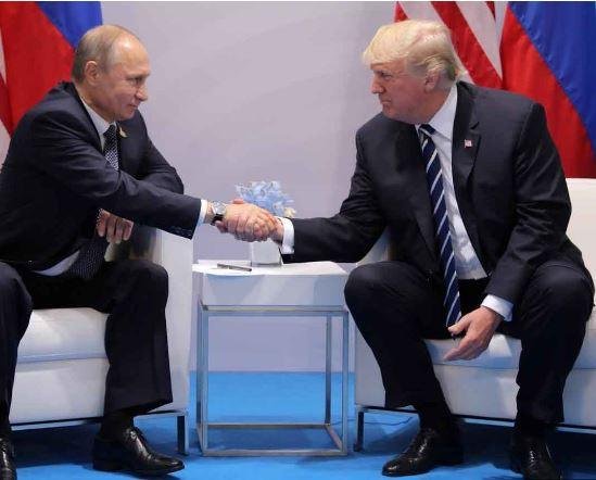 डोनाल्ड ट्रंप को रूसी राष्ट्रपति ने कहा – वह बहादुर नेता | 22Scope News डोनाल्ड ट्रंप और व्लादिमीर पुतिन की फाइल फोटो