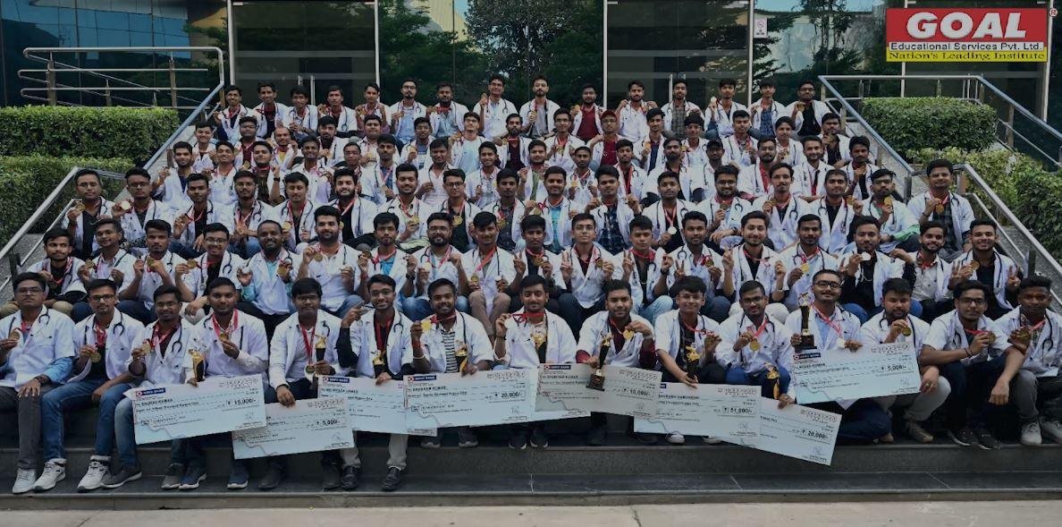 Khunti में अपराधियों की करतूत, एटीएम काटने के चक्कर में 12 लाख जलकर खाक...