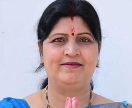 बीजेपी उम्मीदवार नीरा यादव ने किया कोडरमा में मतदान, जनता से की अपील