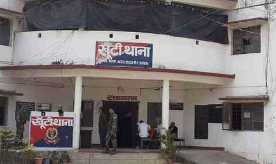 Khunti Murder : सनकी शख्स ने अपने ही ससुर को कुदाल से काट डाला और फिर...