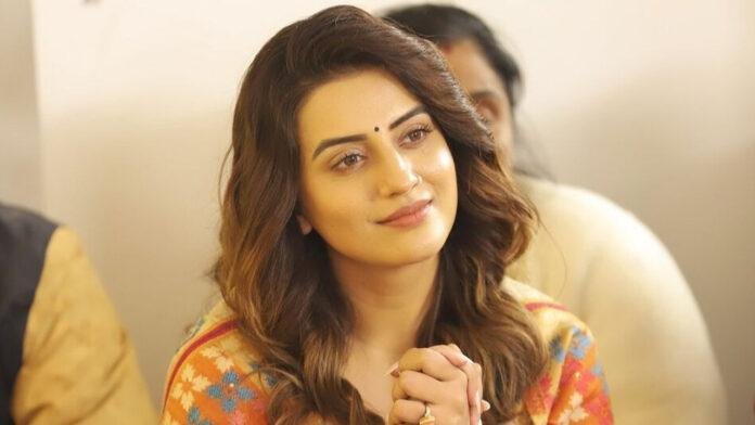 भोजपुरी अदाकारा अक्षरा से मांगी 50 लाख की रंगदारी