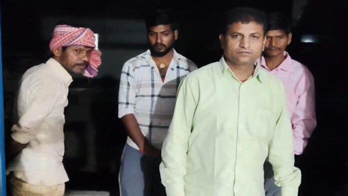 बेलगाम पिकअप ने बाइक सवार समेत सड़क किनारे सेविका को रौंदा, एक की मौत