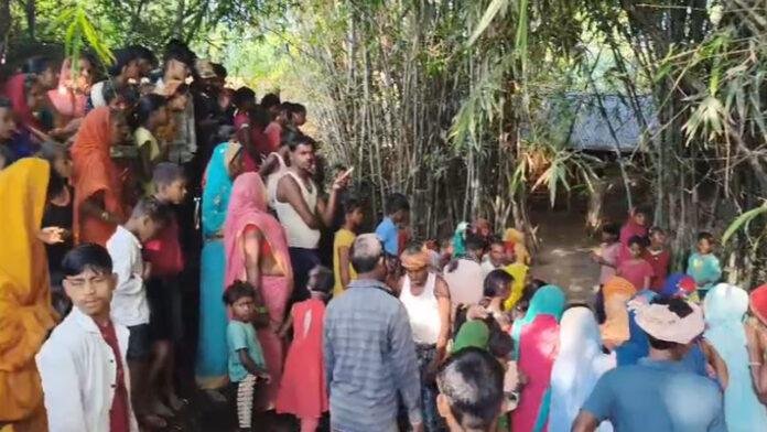 गोविंदपुर गांव स्थित बगीचे में बांस के पेड़ से लटका मिला युवक का शव