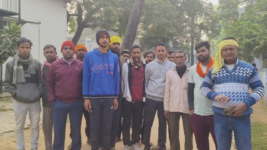 आपसी रंजिश को लेकर हथियारबंद बदमाशों ने की फायरिंग, बालू घाट पर फैली सनसनी 3 22Scope News Bhojpur Acc 22Scope News
