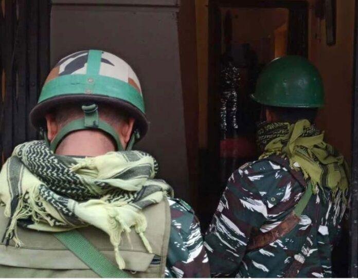 कोलकाता के लेक मार्केट में ईडी की छापेमारी।