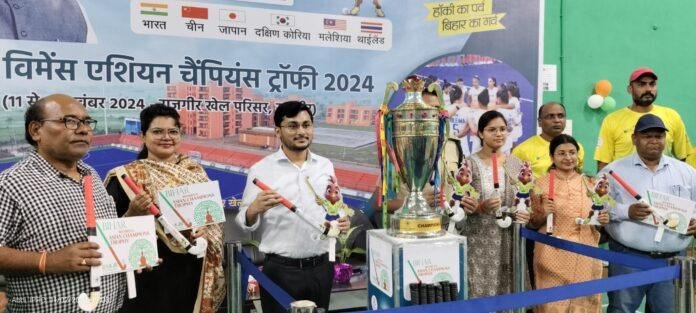 Trophy गौरव यात्रा पहुंची मुजफ्फरपुर, डीएम एसएसपी ने... Trophy गौरव यात्रा पहुंची मुजफ्फरपुर, डीएम एसएसपी ने...