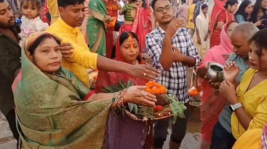 छठ गीतों से गूंज रहा बिहार, अर्घ्य देने के लिए जिले के हर घाटों पर छठव्रती की उमड़ी भीड़ | 22Scope News Jamui Puja 1 22Scope News