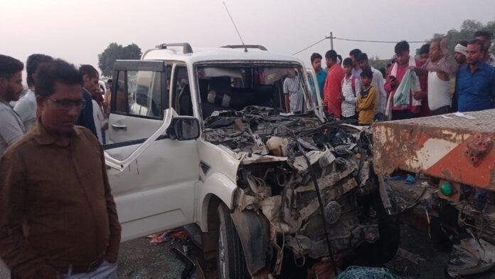 कैमूर में भीषण सड़क हादसा, खड़ी ट्रेलर में स्कॉर्पियो घुसी, एक की मौत, 8 गंभीर