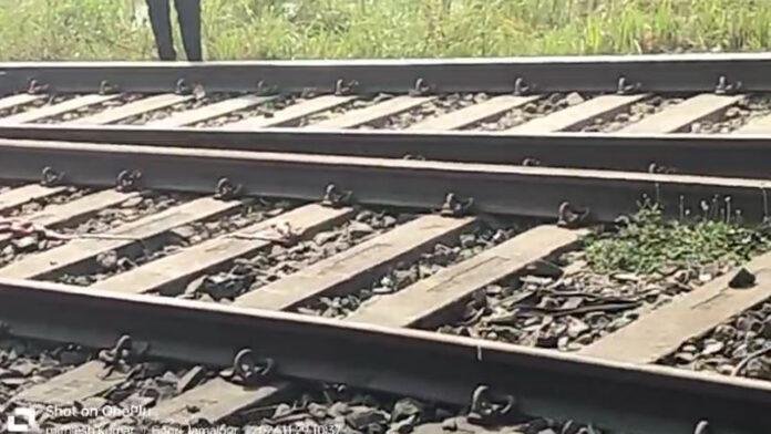 इतनी बड़ी लापरवाही! रेलवे ट्रैक पर काम कर रहे 2 मजदूर की कटकर मौत, एक गंभीर
