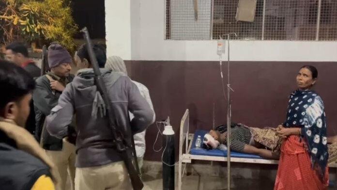 बाइक सवार 2 युवकों को अज्ञात वाहन ने कुचला, स्थिति गंभीर