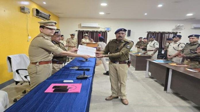 उत्कृष्ट कार्य को लेकर सम्मानित हुए जमालपुर SHO