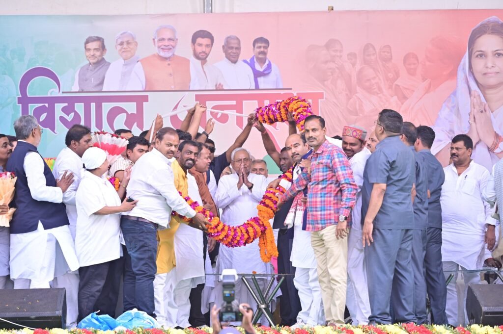नीतीश ने बेलागंज में मनोरमा देवी के लिए किया प्रचार, भारी मतों से जीत दिलाने के लिए जनता से किया अपील | 22Scope News Nitish Belaganj 1 22Scope News