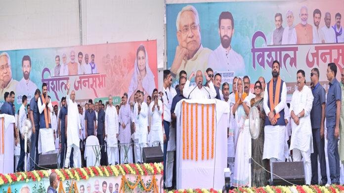 नीतीश ने बेलागंज में मनोरमा देवी के लिए किया प्रचार, भारी मतों से जीत दिलाने के लिए जनता से किया अपील