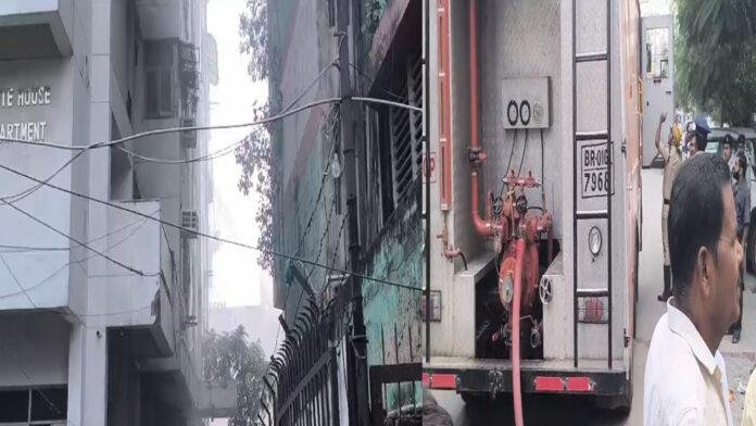 Patna के बुद्ध मार्ग के अपार्टमेंट में लगी आग, मौके पर पहुंची दमकल की गाड़ियां