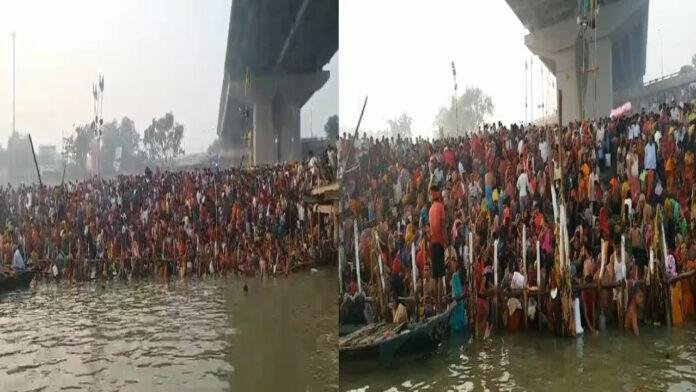 कार्तिक पूर्णिमा के दिन गंगा घाटों पर श्रद्धालुओं की उमड़ी भीड़, लोगों ने लगायी आस्था की डुबकी