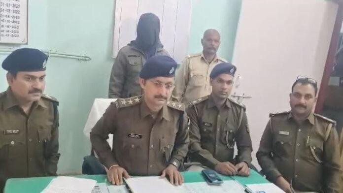 अश्लील फोटो के जरिए करता था ब्लैकमेल, भाई ने दोस्तों के साथ मिलकर रच दी मर्डर की प्लानिंग