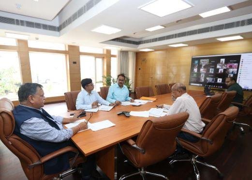 डीएम और कमिश्नर्स के वार्षिक कार्य मूल्यांकन को यूपी में जनपदवार सीडी रेशियो का शासनादेश जारी | 22Scope News यूपी के मुख्य सचिव मनोज सिंह की फाइल फोटो