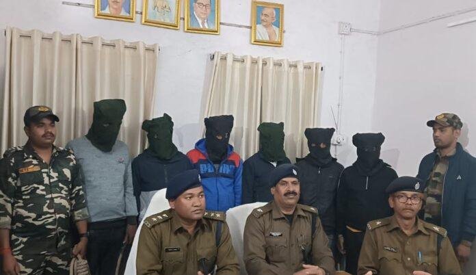 Jamtara Crime : फर्जी सरकारी अफसर उड़ाने वाले 6 शातिर साइबर अपराधी गिरफ्तार...