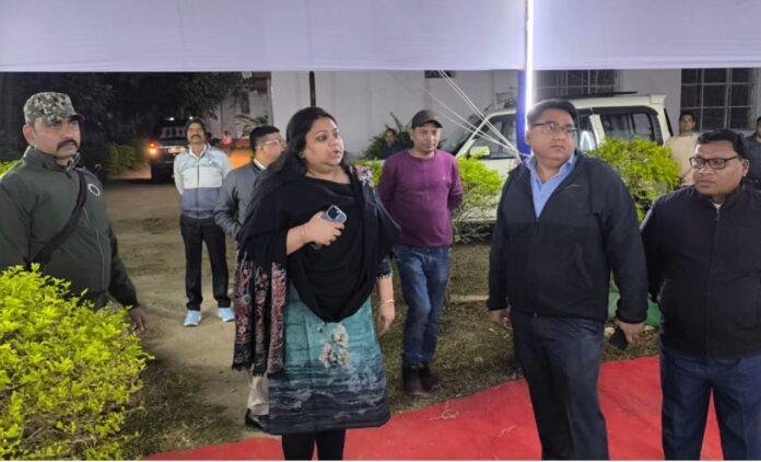 Hazaribagh : डिस्पैच सेंटर का जिला निर्वाचन पदाधिकारी ने किया निरीक्षण